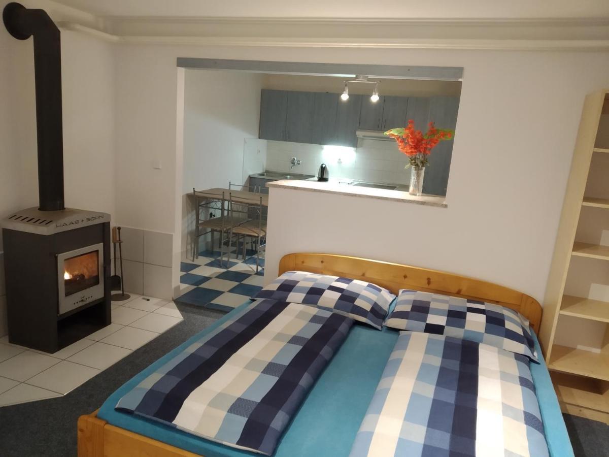 Apartmany Pod Strani Vrchlabi Exterior photo